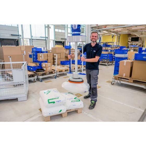 Vakuumske dizalice.Vakumsko rukovanje za ergonomsko podizanje tereta s niskih pozicija
